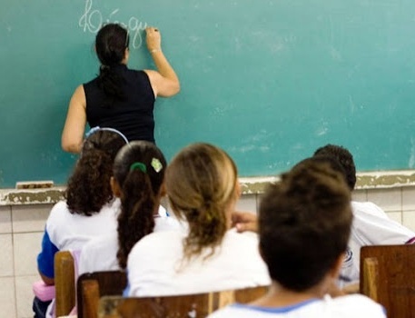 Alunos da educação básica em escola pública. Foto: Agência Brasil