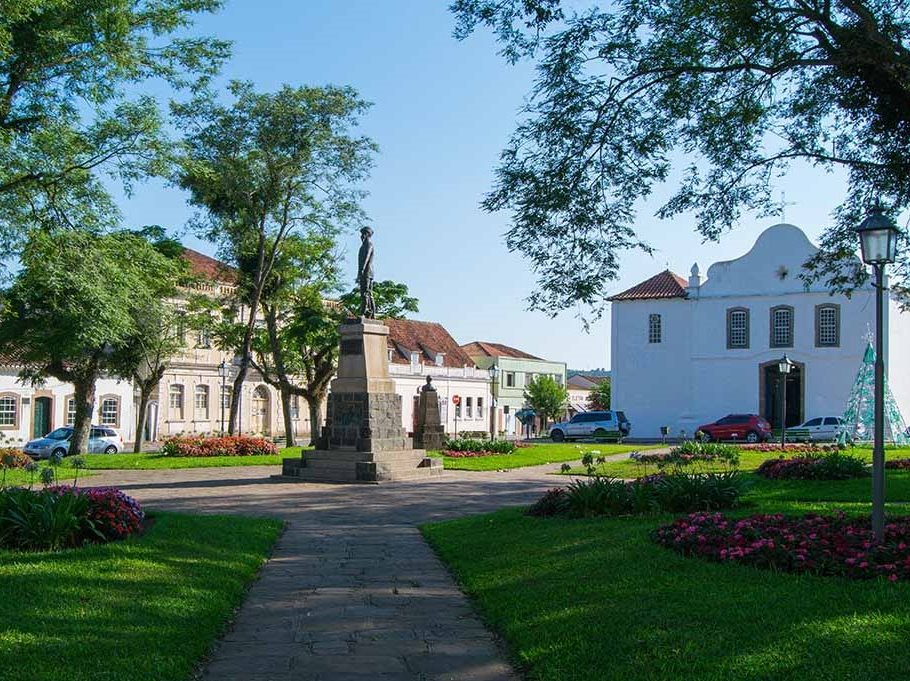 Praça General Carneiro, no centro histórico da Lapa, município da Região Metropolitana de Curitiba. Foto: Divulgação