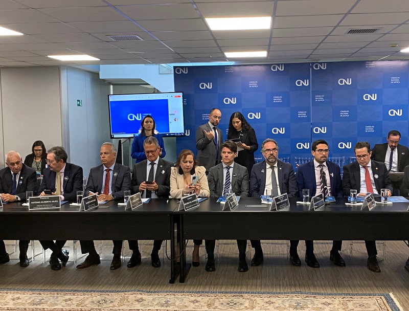O conselheiro Ivens Linhares (ao centro), vice-presidente do TCE-PR, participa de reunião com o Conselho Nacional de Justiça (CNJ), em que foram discutidas melhorias na execução fiscal. Foto: CNJ/Divulgação