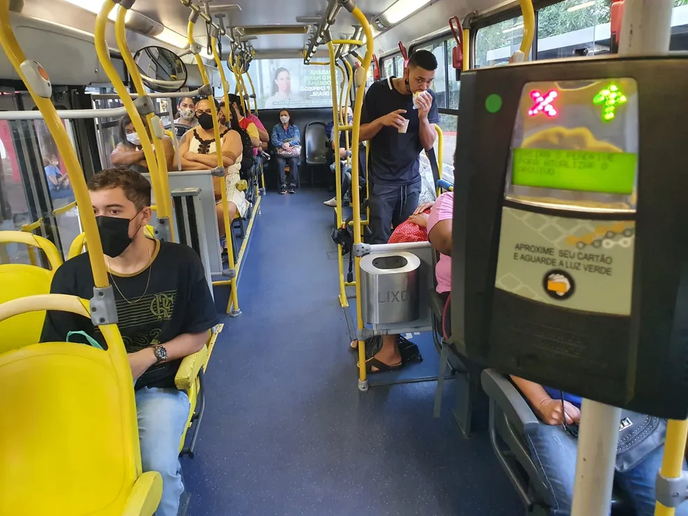 Bilhetagem eletrônica em ônibus do sistema de transporte coletivo de Foz do Iguaçu. Foto: Divulgação