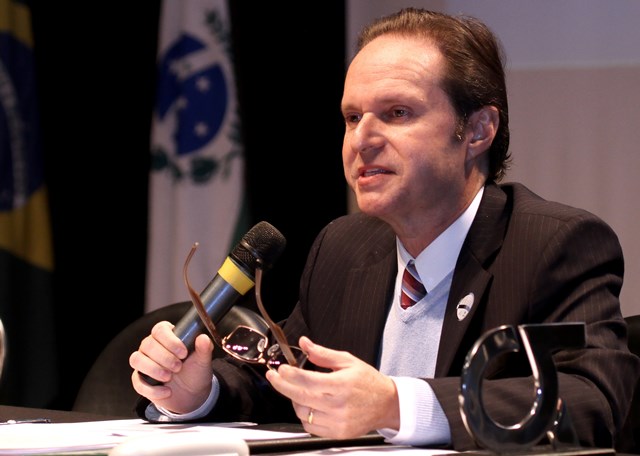 O ministro do Superior Tribunal de Justiça (STJ) Joel Paciornik, durante palestra no 2º Fórum de Controle Externo do TCE-PR. Foto: Wagner Araújo/Divulgação TCE-PR