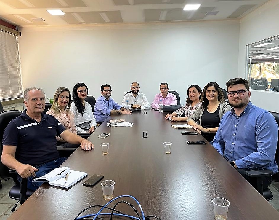 Reunião entre servidores da Prefeitura de Maringá e do TCE-PR marcou o início da auditoria no transporte coletivo urbano desse município. Foto: TCE-PR/Divulgação