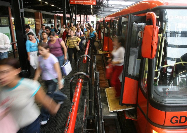 Terminal de ônibus administrado pela Urbanização de Curitiba S/A (Urbs). Foto: Divulgação