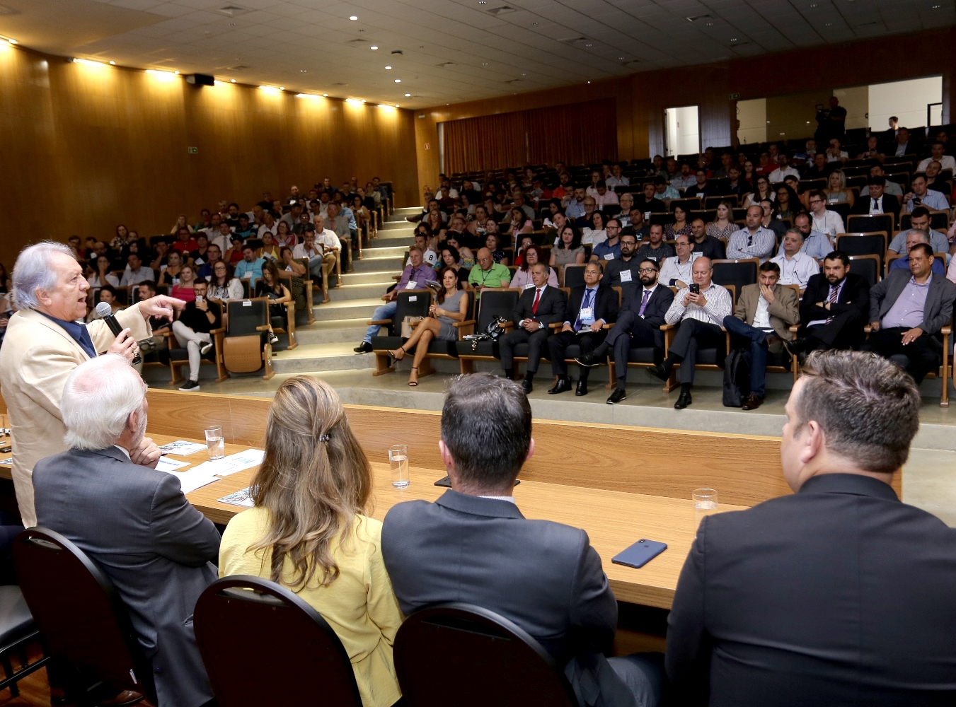 O presidente, conselheiro Nestor Baptista, na solenidade de lançamento do Manual de Encerramento de Mandato 2020, realizada em São José dos Pinhais. Foto: Wagner Araújo/Divulgação TCE-PR