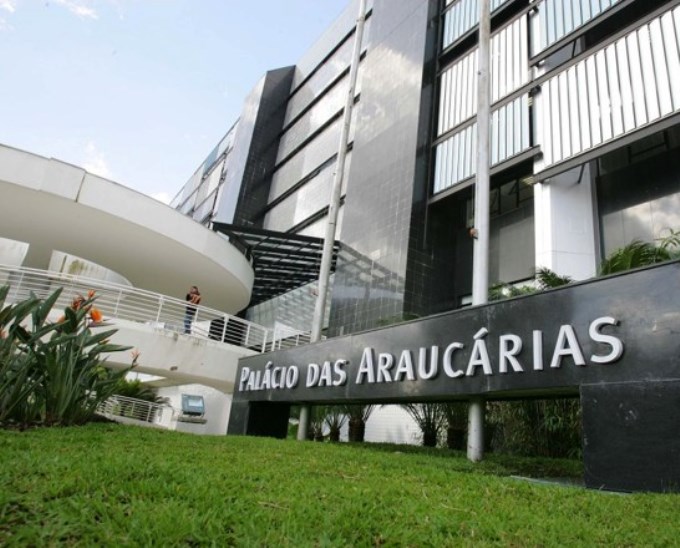 Palácio das Araucárias, no Centro Cívico, em Curitiba, que abriga a Secretaria de Estado da Administração e da Previdência, entre outras pastas estaduais. Foto: Divulgação
