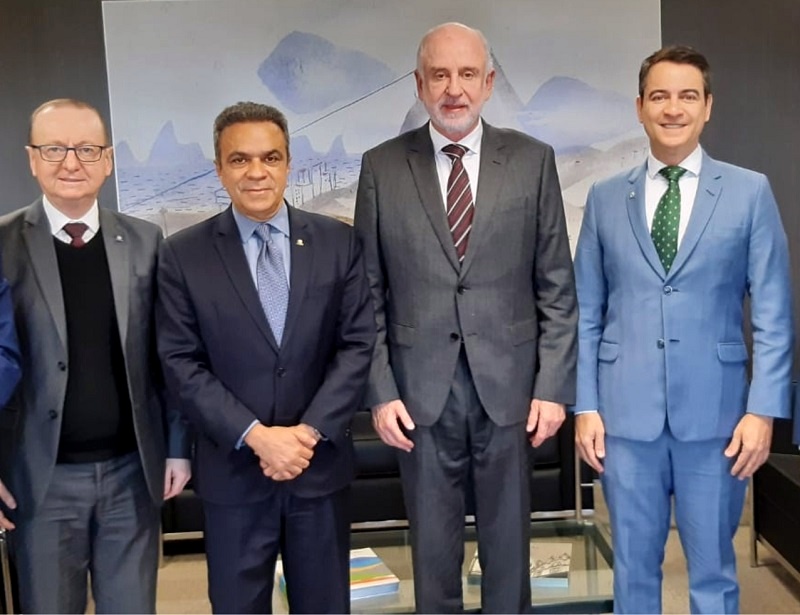 Representantes das entidades que representam o Sistema TCs em visita ao ministro do TCU Benjamin Zymler. Foto: Atricon/Divulgação