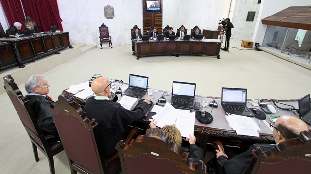Sessão do Pleno do TCE-PR realizada em 9 de março.  Foto: Wagner Araújo/divulgação TCE-PR