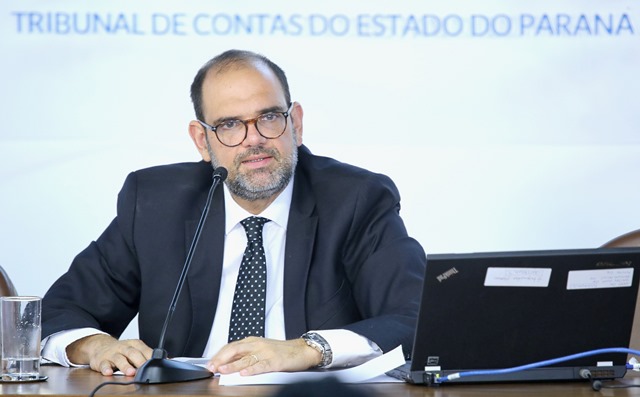 Palestra do Marcos Nóbrega, conselheiro-substituto do TCE-PE, em comemoração aos dez anos da Escola de Gestão Pública do TCE-PR. Foto: Wagner Araújo/Divulgação TCE-PR