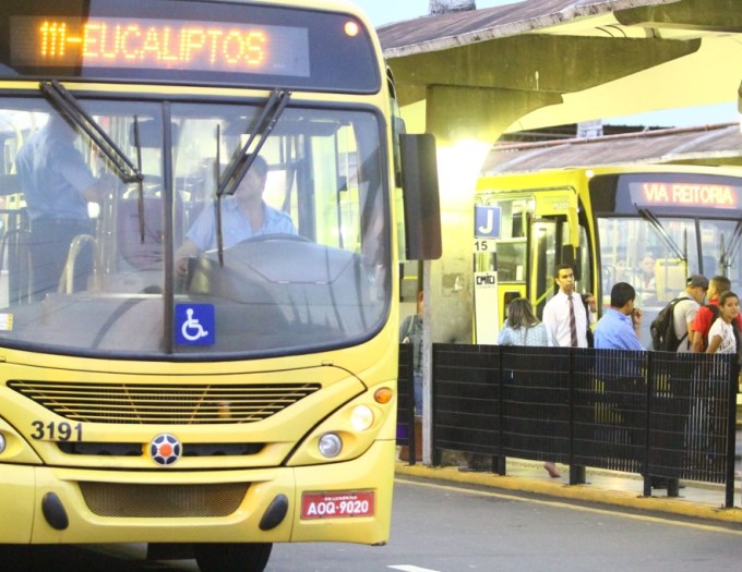 ônibus no terminal central de transporte coletivo de Londrina, segundo município mais populoso do Paraná. Foto: Divulgação/TCE-PR
