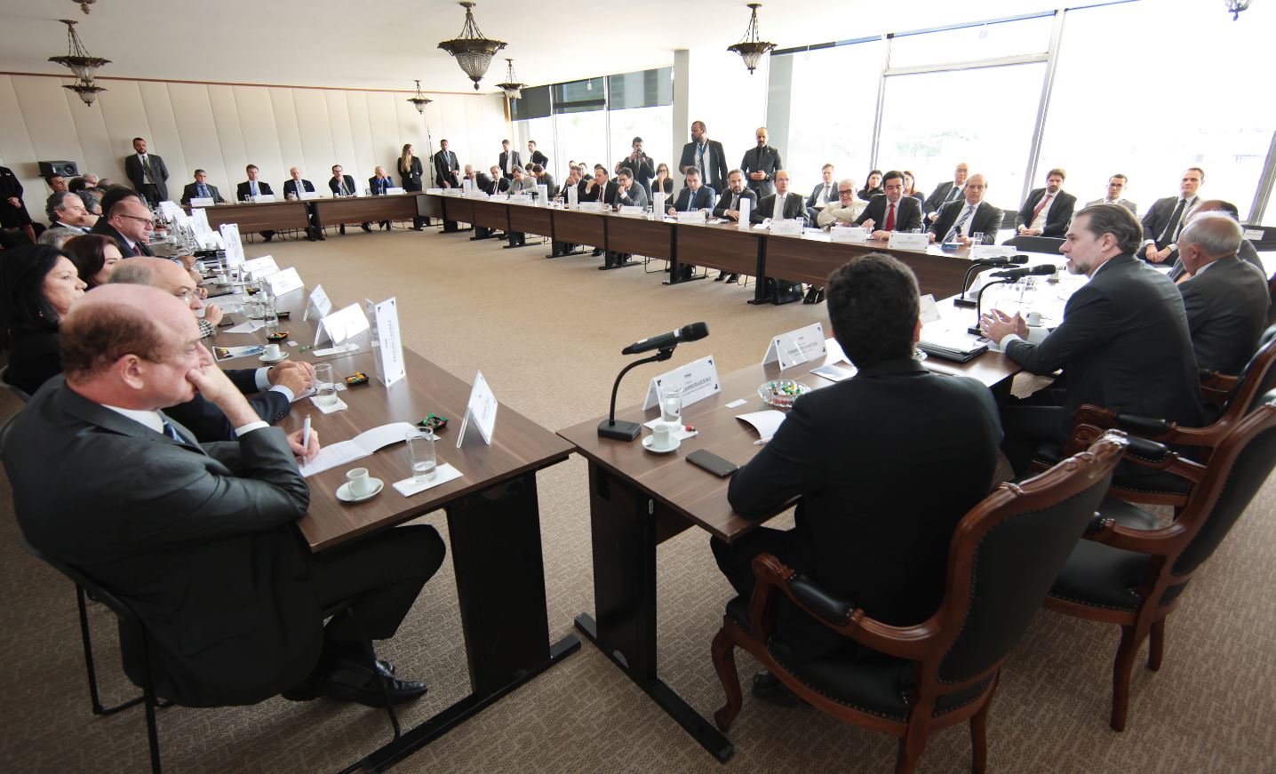 Encontro realizado no CNJ, em Brasília, com a participação dos Tribunais de Contas da União e dos Estados e do IRB, para elaboração de diagnóstico de obras paralisadas no Brasil
