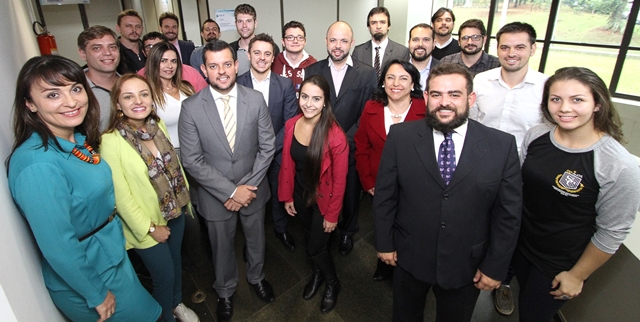 Equipe da Coordenadoria de Fiscalização de Transferências e Contratos (Cofit) do TCE-PR. Foto: Wagner Araújo/Divulgação TCE-PR