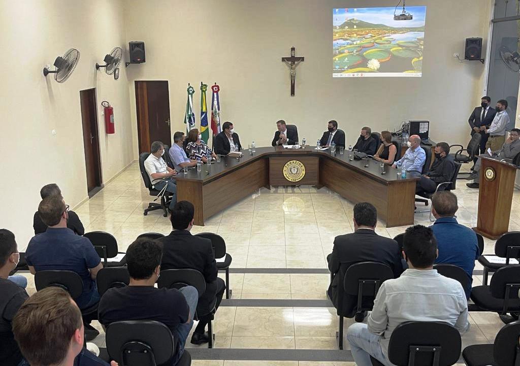 Programa Tribunal Itinerante: na Câmara Municipal de Tomazina (Norte Pioneiro), presidente, conselheiro Fabio Camargo, faz balanço dos primeiros meses à frente do TCE-PR. Foto: Divulgação TCE-PR