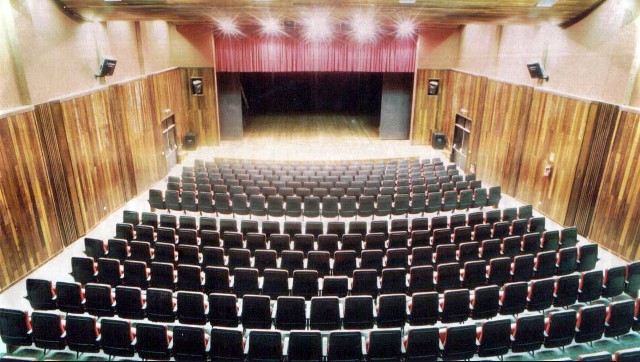 Vista interna do Teatro Municipal Doutor Altino Afonso Costa, de Paranavaí, município do Noroeste do Paraná. Foto: Divulgação