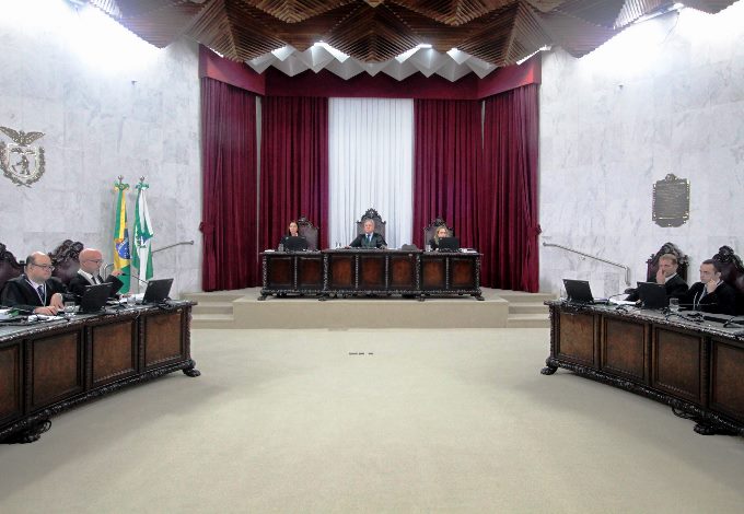 Sessão da Primeira Câmara do TCE-PR, presidida pelo conselheiro Nestor Baptista. Foto: Wagner Araújo/Divulgação TCE-PR