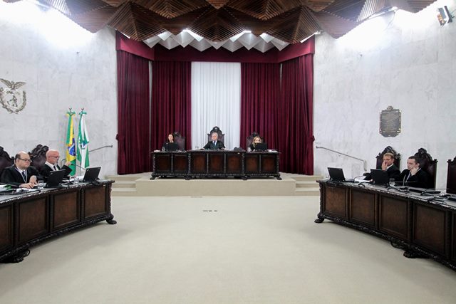 Sessão da Primeira Câmara do TCE-PR, presidida pelo conselheiro Nestor Baptista. Foto: Wagner Araújo/Divulgação TCE-PR