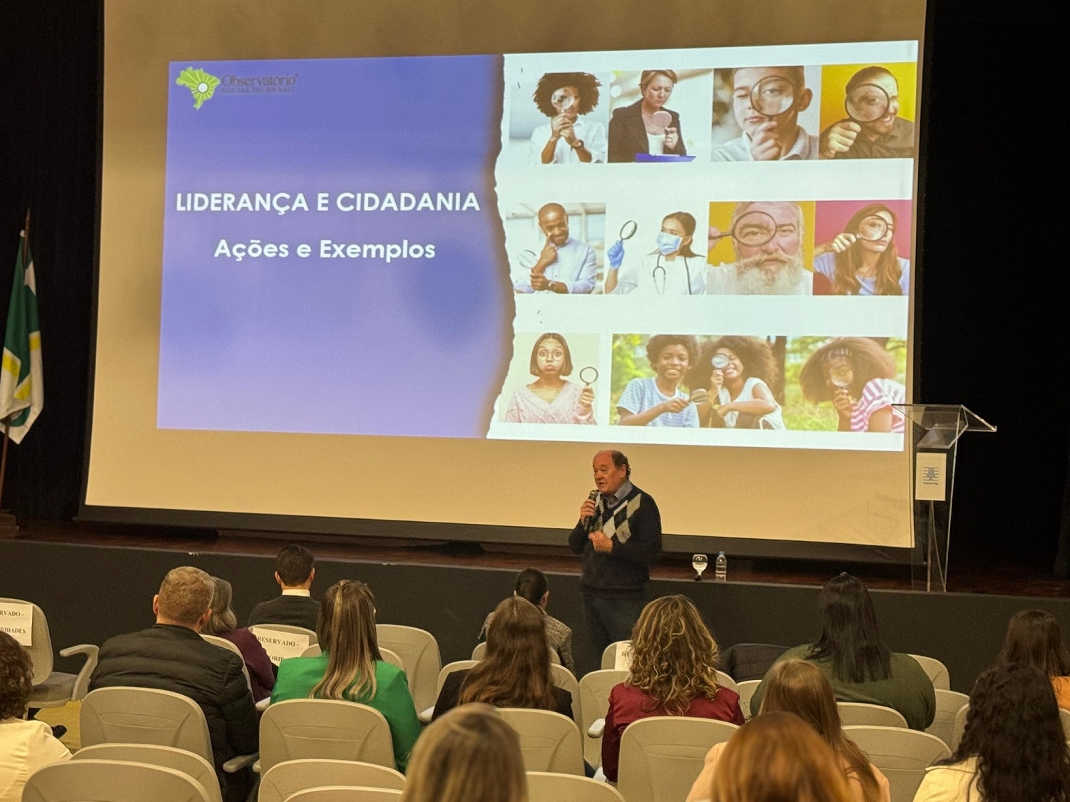 O vice-presidente do Observatório Social do Brasil (OSB), Ney da Nóbrega Ribas, profere palestra no Fórum de Controle Social em Pato Branco, na manhã desta segunda-feira (9 de junho)