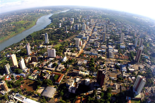 Vista de Foz do Iguaçu, cidade na região Oeste, na fronteira com o Paraguai e a Argentina. Foto: Divulgação