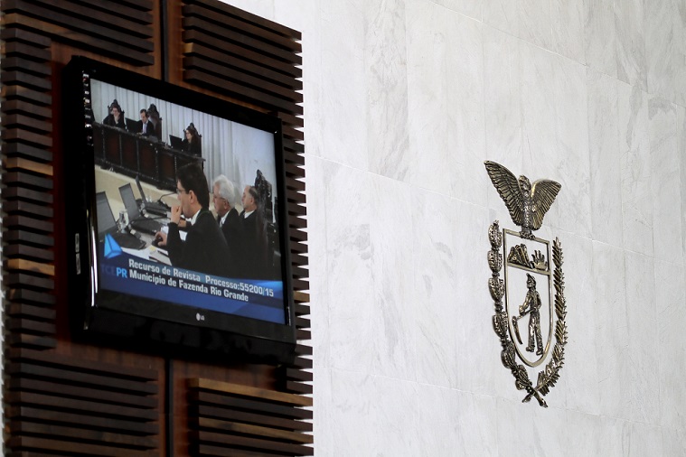 Sessão do Pleno do TCE-PR realizada em 2016. Foto: Wagner Araújo/ Divulgação TCE-PR