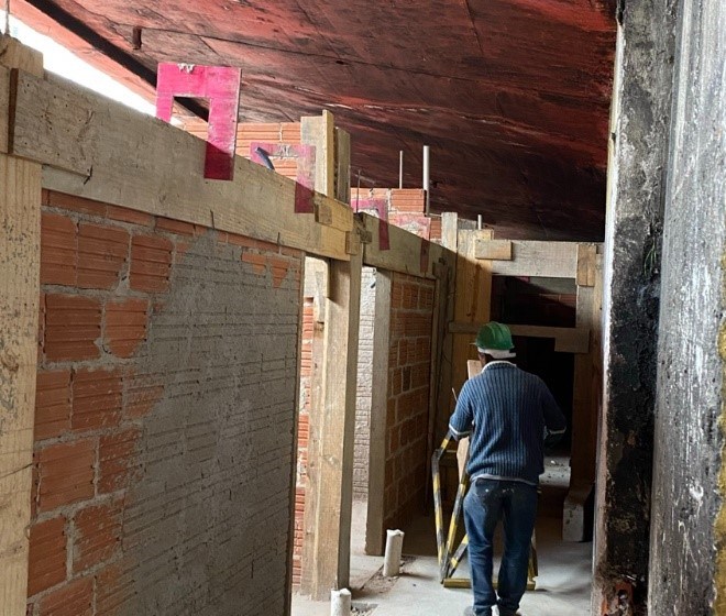 Obra da Prefeitura de Curitiba sob o Viaduto do Capanema,   para instalar unidade do Armazém da Família e restaurante do programa Mesa Solidária. Foto: Divulgação/TCE-PR
