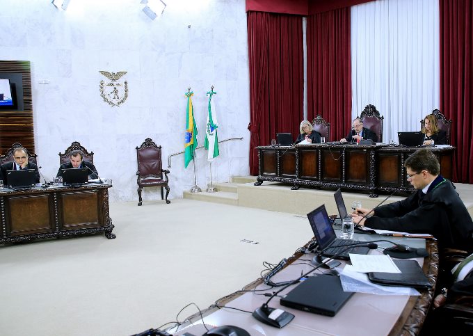 Sessão da Segunda Câmara do TCE-PR, presidida pelo conselheiro Artagão de Mattos Leão. Foto: Wagner Araújo/Divulgação TCE-PR