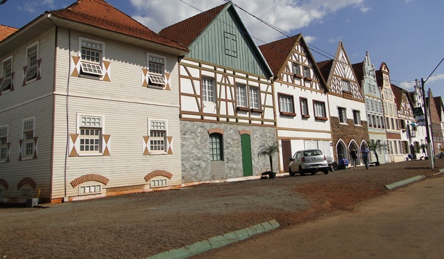 Centro de Eventos de Marechal Cândido Rondon, com arquitetura em estilo germânico. Foto: Ricardo Mercadante/Divulgação