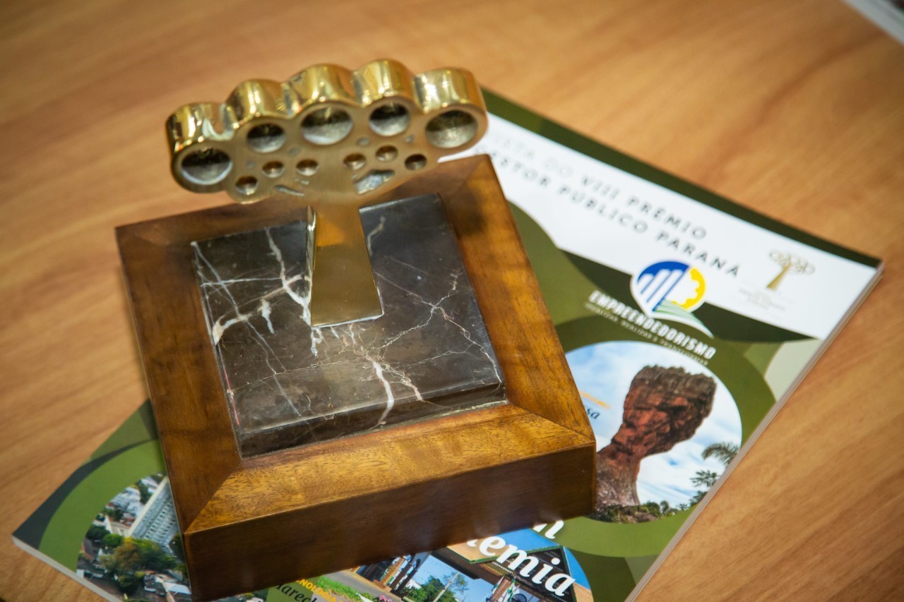 O troféu do Prêmio Gestor Público Paraná (PGP-PR). Foto: Divulgação