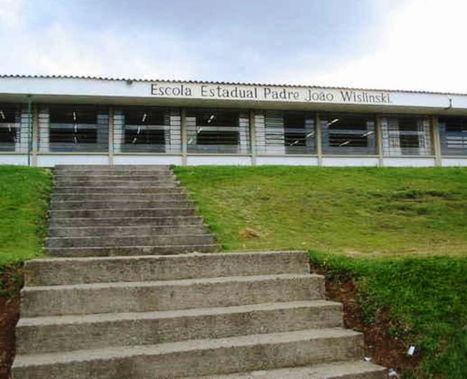 Escola Estadual Padre João Wislinski, localizada no bairro Santa Cândida, em Curitiba. Foto: Divulgação