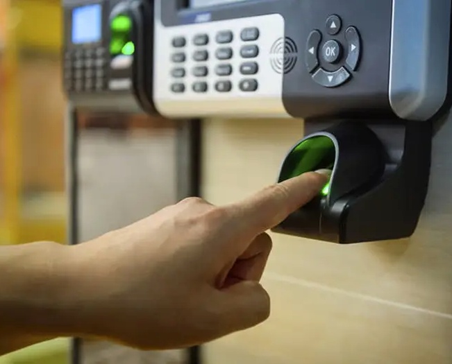 Equipamento eletrôncio destinado a ampliar a segurança no acesso de pessoas a empresas e órgãos públicos. Foto: Divulgação