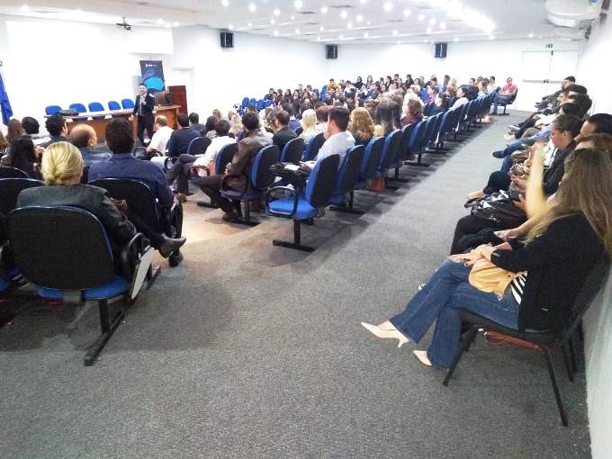 Curso sobre Gestão e Aquisição de Medicamentos, realizado em Londrina, no dia 31 de agosto. Foto: Divulgação TCE-PR