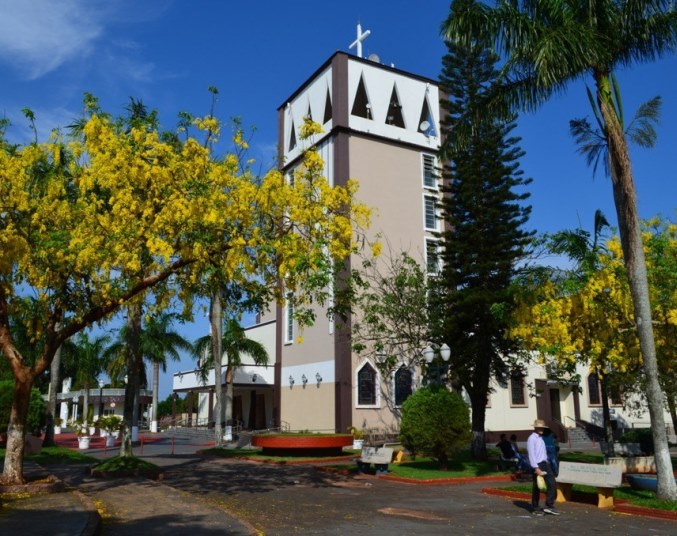 Praça central de Terra Boa, município da região Centro-Oeste do Paraná. Foto: Divulgação