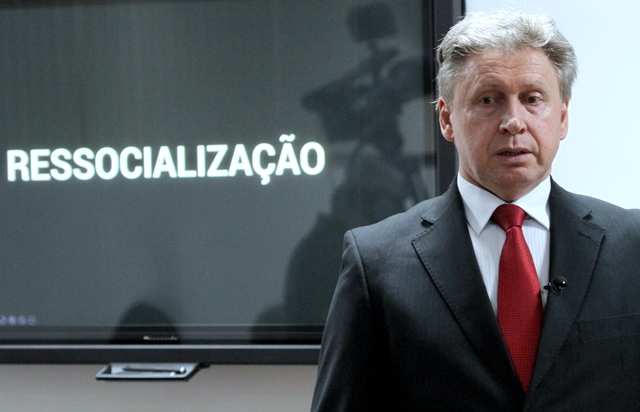 O coordenador-geral de Fiscalização do TCE-PR, Mauro Munhoz, durante entrevista à imprensa em que foram apresentados resultados do estudo no sistema carcerário do Paraná. Foto: Wagner Araújo/Divulgação TCE-PR