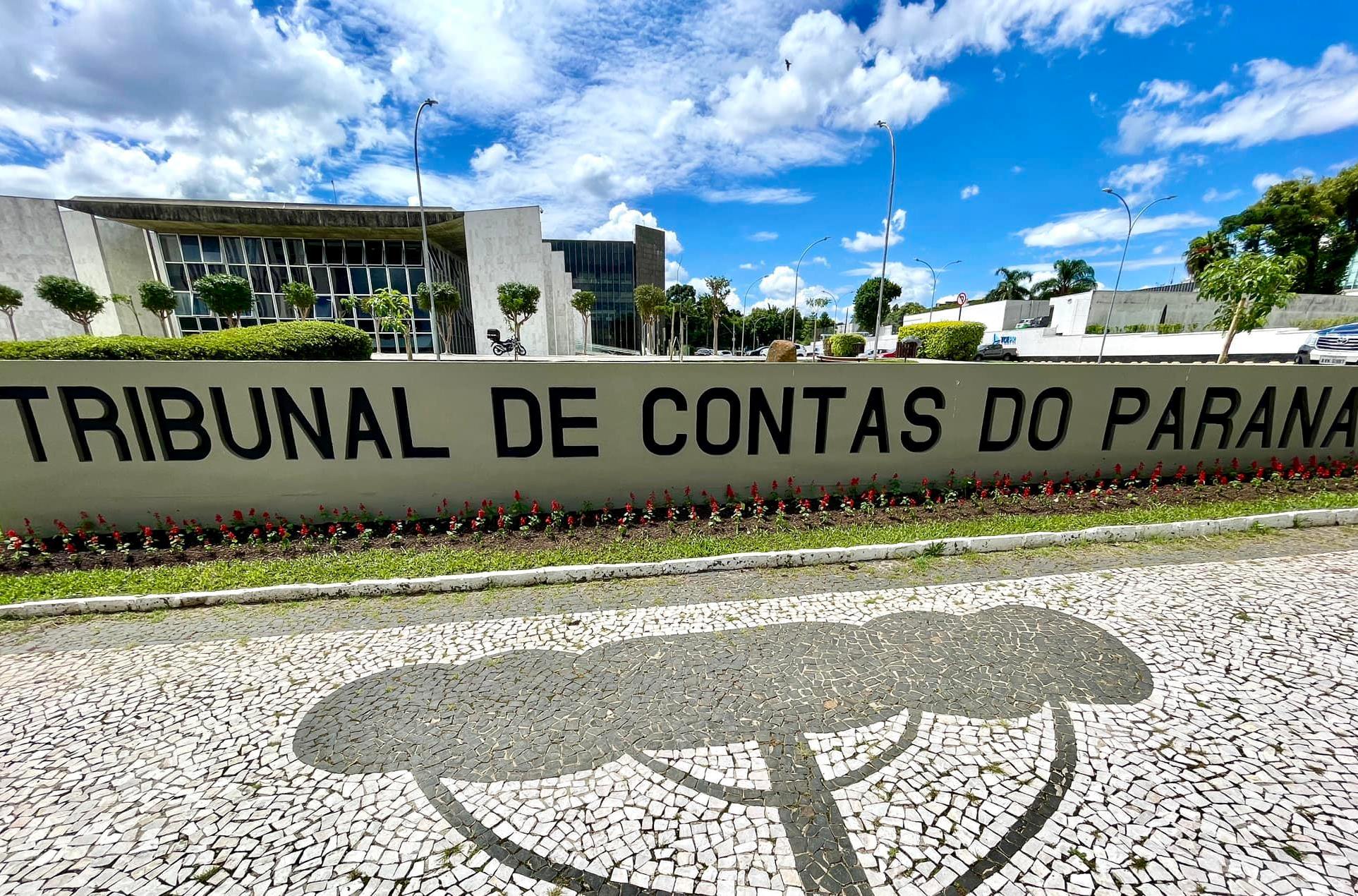 Edifício-Sede do TCE-PR, localizado no bairro Centro Cívico, em Curitiba. Foto: Marcelo Lancia/TCE-PR Divulgação