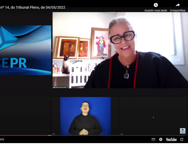 A procuradora-geral do Ministério Público de Contas (MPC-PR), Valéria Borba, durante a solenidade em que tomou posse do segundo mandato, para o biênio 2022-2024. Sessão do Tribunal Pleno, por videoconferência, tem tradução para a Língua Brasileira de Sinais (Libras). Foto: Divulgação/TCE-PR