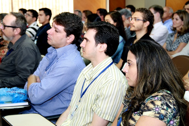 Auditório do TCE ficou lotado para o lançamento e aula inaugural da pós-graduação