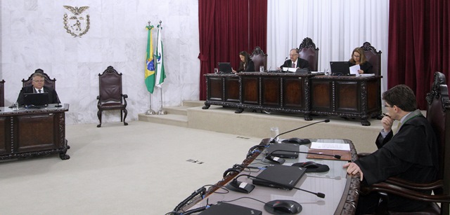 Primeira sessão de 2017 da Segunda Câmara do TCE-PR, realizada em 25 de janeiro e presidida pelo conselheiro Artagão de Mattos Leão. Foto: Wagner Araújo/Divulgação TCE-PR