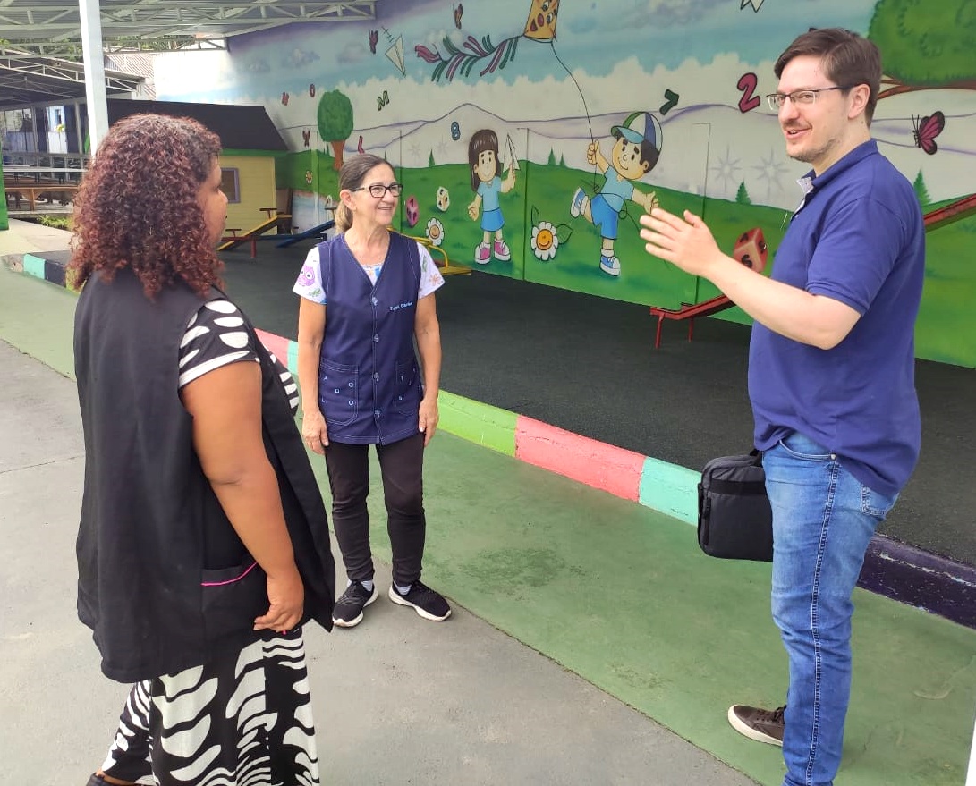 O auditor de controle externo Murilo Zardo em fiscalização realizada no Município de Campo Magro, integrante do PAF Educação 2024-2025. Foto: TCE-PR/Divulgação