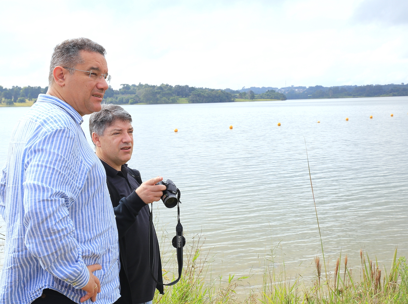 Servidores do TCE-PR realizam, em 24 de abril de 2019, vistoria presencial na Barragem do Passaúna, que ocupa áreas dos municípios de Curitiba, Araucária e Campo Largo. Trabalho integrou auditoria nas barragens do Paraná. Foto: Wagner Araújo/Divulgação TCE-PR