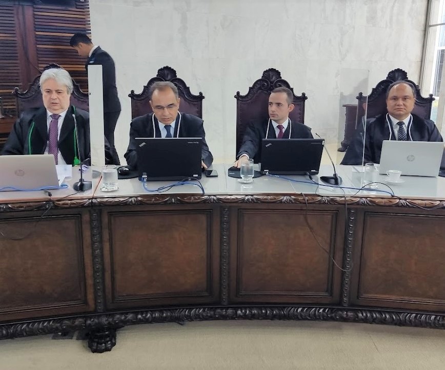O conselheiro Maurício Requião (primeiro a partir da esquerda), em sessão do Tribunal Pleno do TCE-PR. Foto: Edilson Peruceli/Divulgação TCE-PR