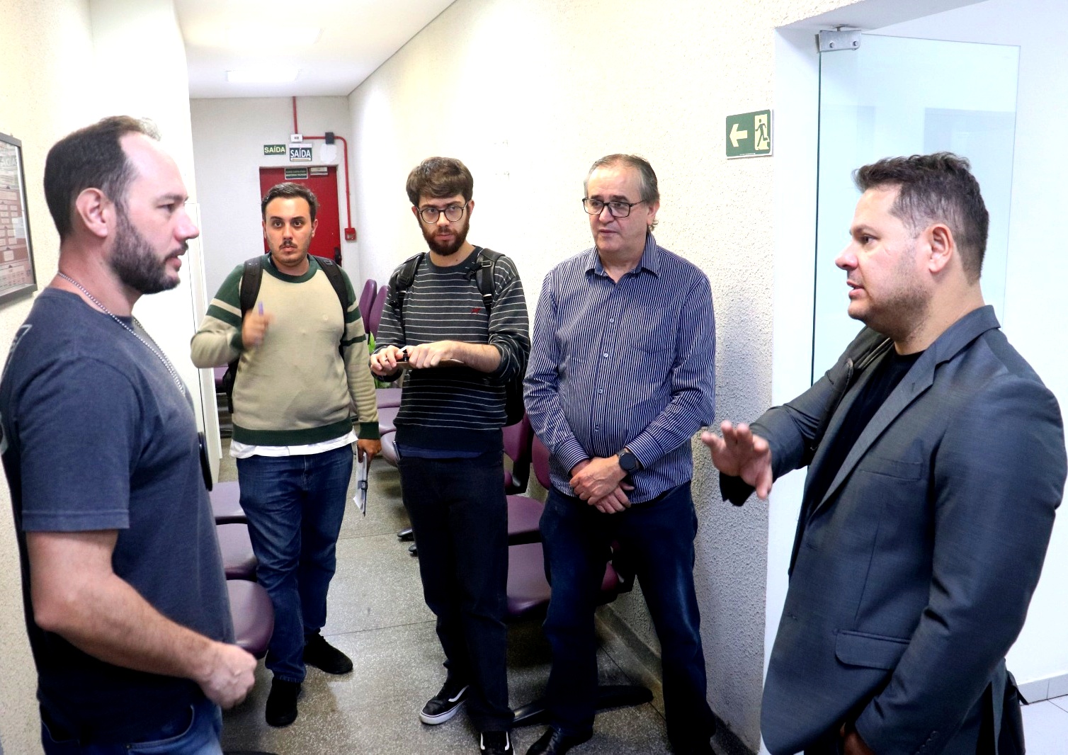 Equipe da 6ª Inspetoria do TCE-PR durante fiscalização em plantão noturno na delegacia que integra o complexo Casa da Mulher Brasileira, em Curitiba. Foto: TCE-PR