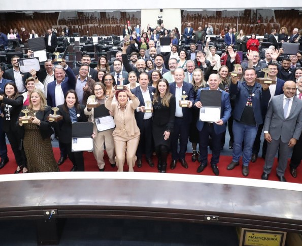 Cerimônia de Encerramento da 13ª edição do Prêmio Gestor Público Paraná (PGP-PR) de 2025, realizada na Assembleia Legislativa do Estado na noite de 21 de outubro. Crédito: Alep