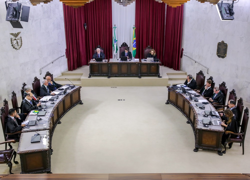 Sessão ordinária do Tribunal Pleno do TCE-PR, realizada presencialmente às quartas-feiras, a partir das 14 horas. Foto: Mauro Beghetto Penteado/TCE-PR