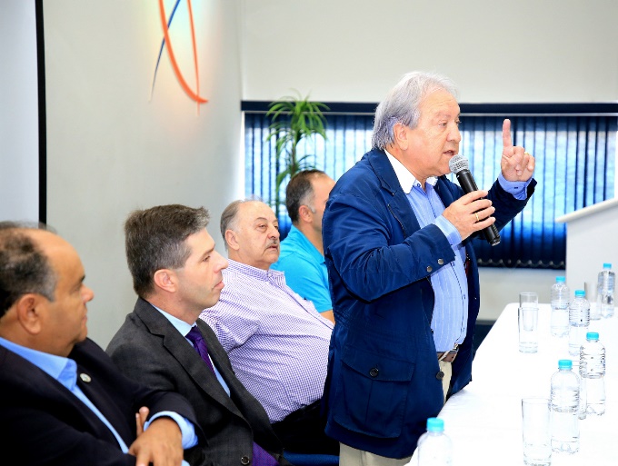 O presidente do TCE-PR, conselheiro Nestor Baptista, fala na abertura do curso sobre Plano Anual de Fiscalização e Prestação de Contas, realizado em Guarapuava. Foto: Wagner Araújo/Divulgação TCE-PR