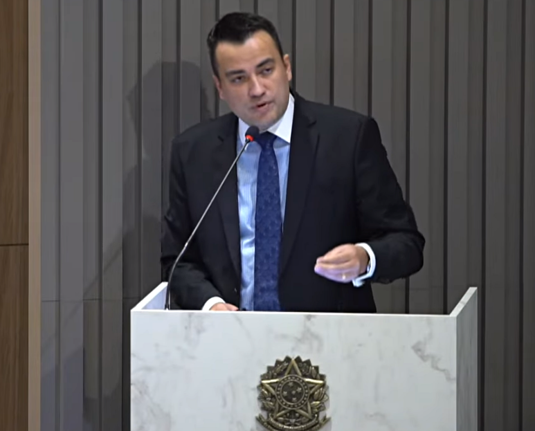 Luciano Reis, funcionário do Instituto de Ensino Pólis Civitas, coordenador do MBA em Licitações e Contratos: Governança, Teoria, Controle e Prática, contratado pelo TCE-PR Foto: TCE-PR