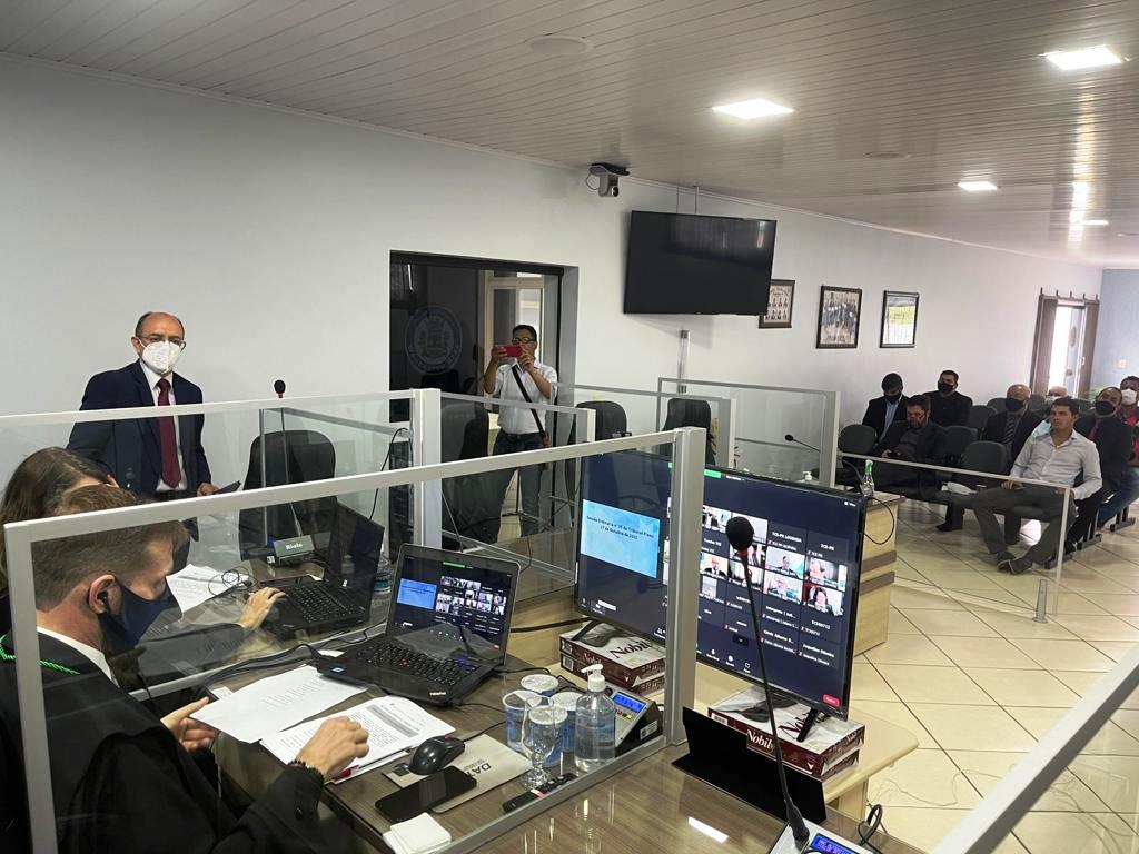 A partir da Câmara Municipal de Wenceslau Braz, município  onde lançou o Programa Tribunal Itinerante, o presidente do TCE-PR, conselheiro Fabio Camargo, presidiu a sessão ordinária nº 35/21 do Tribunal Pleno, realizada por videoconferência nesta quarta-feira (27 de outubro). Foto: Divulgação/TCE-PR