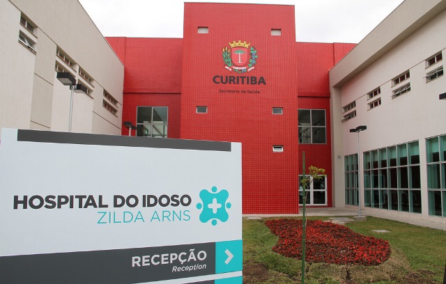 Hospital do Idoso Zilda Arns, administrado pela Fundação Estatal de Atenção Especializada em Saúde Pública de Curitiba (Feaes). Foto: Divulgação