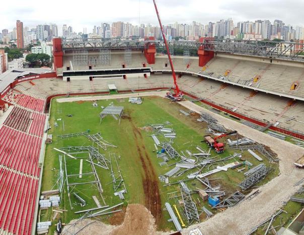 Obra do estádio Arena da Baixada, durante reforma para receber jogos da Copa do Mundo de 2014. Foto: Divulgação