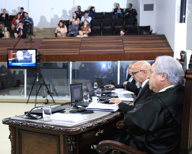 Sessão do Pleno do TCE-PR, transmitida ao vivo pela internet. Foto: Wagner Araújo/Divulgação TCE-PR
