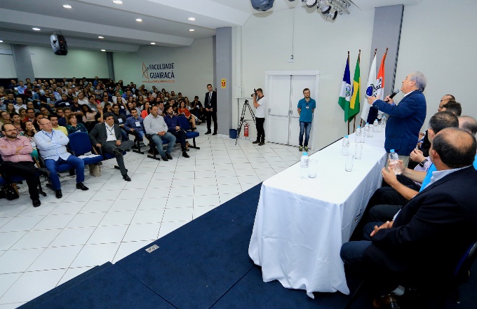 O presidente do TCE-PR, conselheiro Nestor Baptista, fala na abertura do curso sobre Plano Anual de Fiscalização e Prestação de Contas, realizado em Guarapuava. Foto: Wagner Araújo/Divulgação TCE-PR