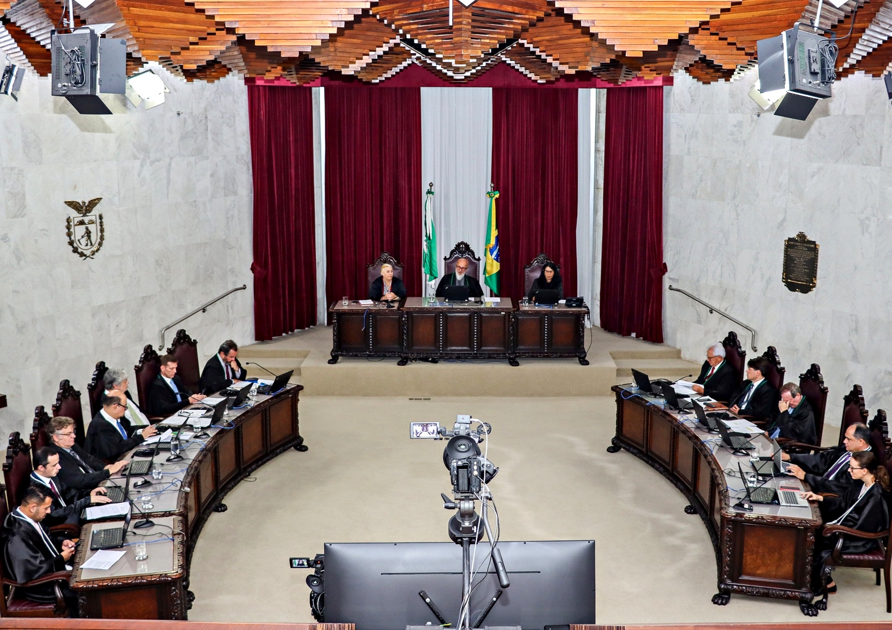 Sessão plenária presencial do Tribunal Pleno do TCE-PR, realizada às quartas-feiras, a partir das 14h. Foto: Diretoria de Comunicação Social/TCE-PR