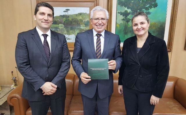 Durval Amaral, presidente do TCE-PR, recebe visita dos procuradores municipais